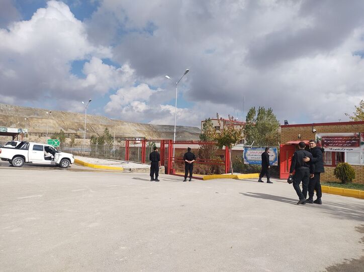 بازدید وزیر اقتصاد از کارخانه طلای زرکوه قروه