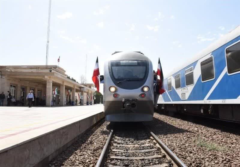 با ریل ذوب آهن اصفهان راه آهن همدان سنندج افتتاح شد