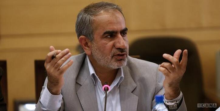مجلس هیچ مجوزی درباره عرضه پتروشیمی‌ها خارج از بورس کالا نداده است/ مجلس به دنبال تکمیل زنجیره ارزش محصولات پتروشیمی است/سازوکار بازار بورس کالا و عرضه محصولات بورس تغییر نکرده است
