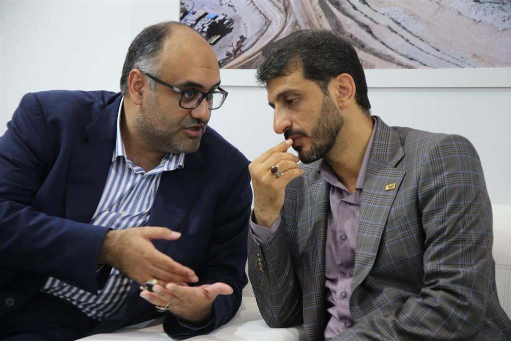 روز شلوغ غرفه شرکت سنگ آهن مرکزی ایران در سمپوزیوم فولاد ۴۰۲ روز شلوغ غرفه شرکت سنگ آهن مرکزی ایران در سمپوزیوم فولاد ۴۰۲