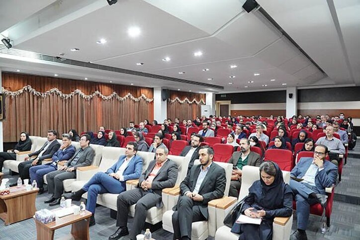 مشارکت بیش از ۱۰۰ کارگزار در همایش تشریح فرآیند انتقال سهام عدالت متوفیان به وراث