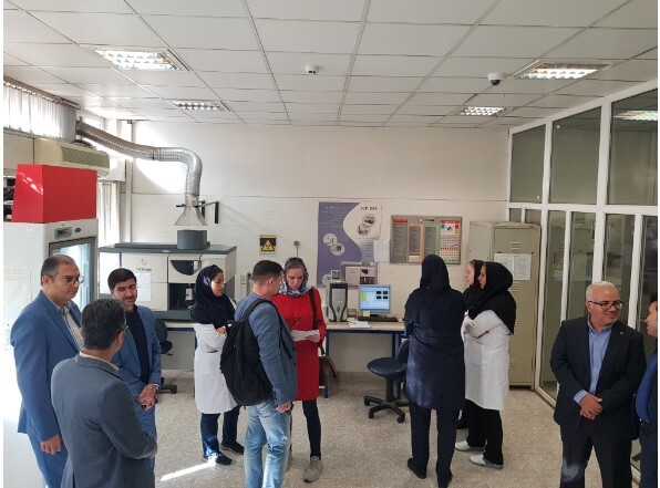 بازدید کارشناسان شرکت روسی Rosgeo از مرکز پژوهشهای کاربردی علوم زمین البرز بازدید کارشناسان شرکت روسی Rosgeo از مرکز پژوهشهای کاربردی علوم زمین البرز