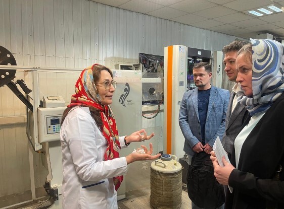 بازدید کارشناسان بخش آنالیز مواد معدنی شرکت روسی Rosgeo از بنیاد علوم کاربردی رازی بازدید کارشناسان بخش آنالیز مواد معدنی شرکت روسی Rosgeo از بنیاد علوم کاربردی رازی