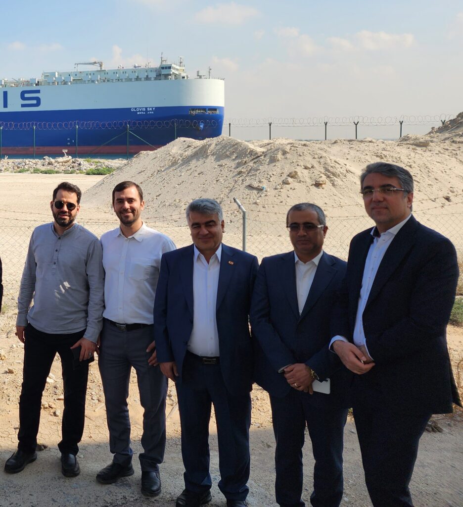 حضور مدیران ارشد هلدینگ صدرتامین در بازدید از امکانات کارخانه امالقوین شرکت اپیکوی امارات حضور مدیران ارشد هلدینگ صدرتامین در بازدید از امکانات کارخانه امالقوین شرکت اپیکوی امارات