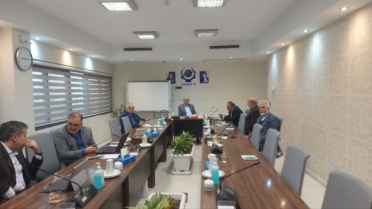 به طور همزمان در تهران، کرمان و اصفهان دویست و هجدهمین جلسه تولید هلدینگ میدکو برگزار شد