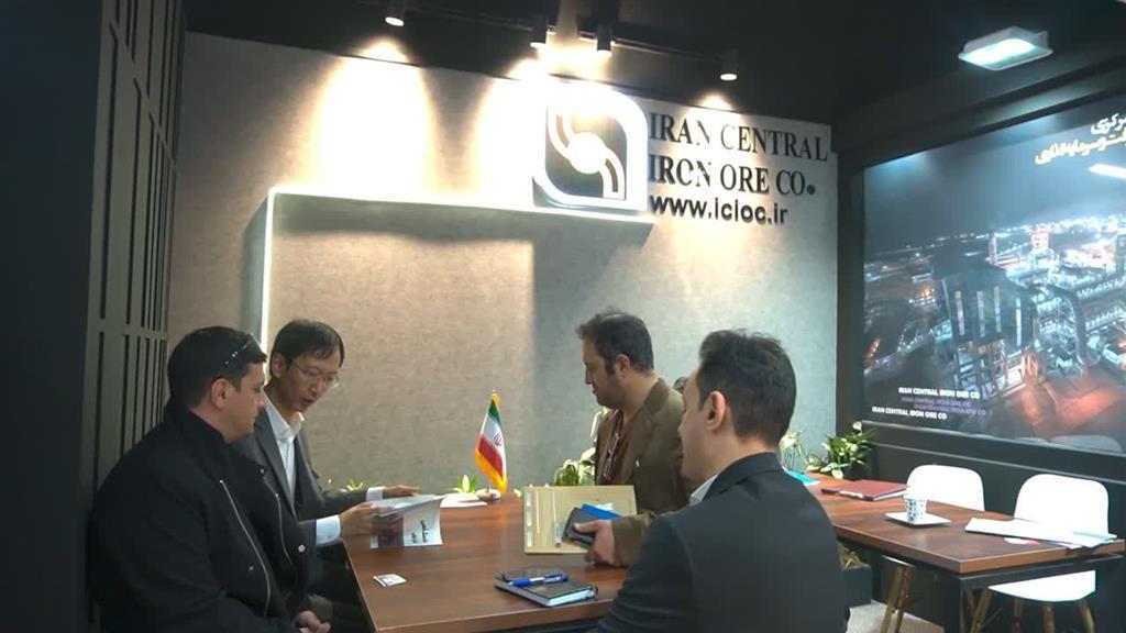 حضور گسترده بازدیدکنندگان در غرفه شرکت سنگ آهن مرکزی ایران حضور گسترده بازدیدکنندگان در غرفه شرکت سنگ آهن مرکزی ایران