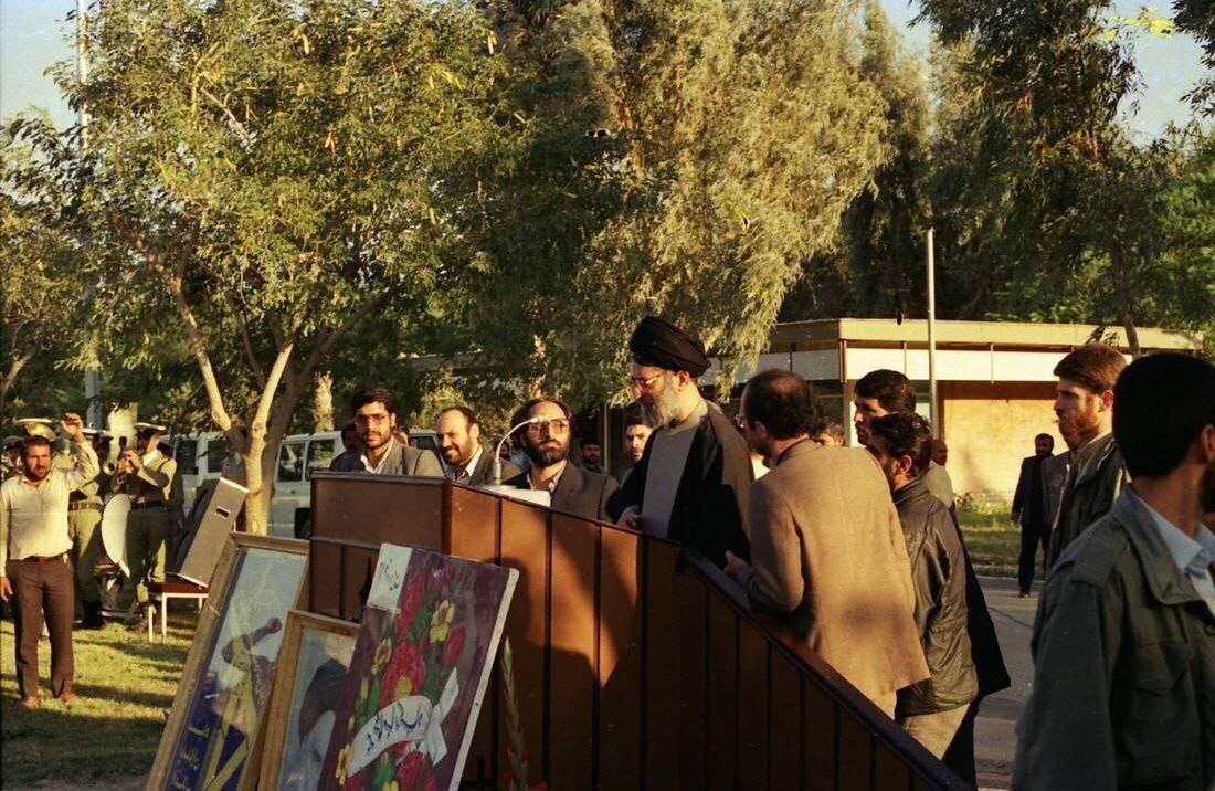 ۱۲ فروردین؛ یک رفراندوم تاریخی و یک افتتاح شکوهمند ۱۲ فروردین؛ یک رفراندوم تاریخی و یک افتتاح شکوهمند