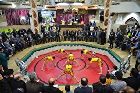 نکوداشت آئین کهن زورخانه‌گردی در ماه‌مبارک رمضان