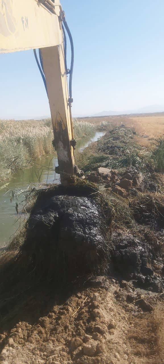 لایروبی کانال انتقال پساب خروجی فاضلاب شهر اراک توسط شرکت معدنی املاح ایران لایروبی کانال انتقال پساب خروجی فاضلاب شهر اراک توسط شرکت معدنی املاح ایران