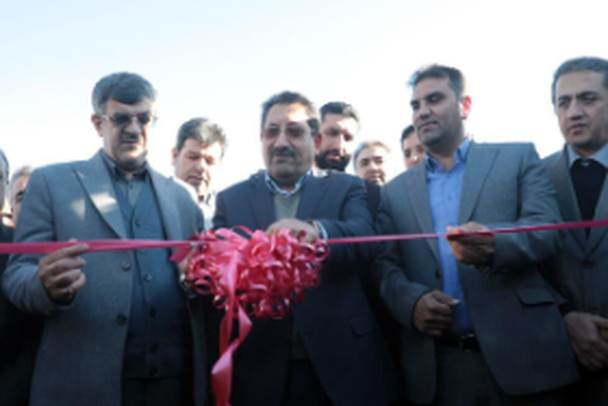 نیروگاه ۱۰ مگاواتی خورشیدی چادرملو افتتاح شد