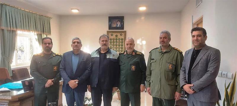 دیدار مدیرعامل شرکت ذوب آهن اصفهان با فرمانده سپاه صاحبالزمان (عج) دیدار مدیرعامل شرکت ذوب آهن اصفهان با فرمانده سپاه صاحبالزمان (عج)