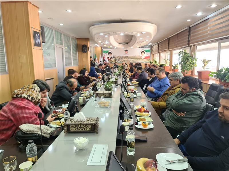 نشست اعضای اتاق بازرگانی اصفهان و اتاق ایران با مدیرعامل ذوب آهن اصفهان نشست اعضای اتاق بازرگانی اصفهان و اتاق ایران با مدیرعامل ذوب آهن اصفهان
