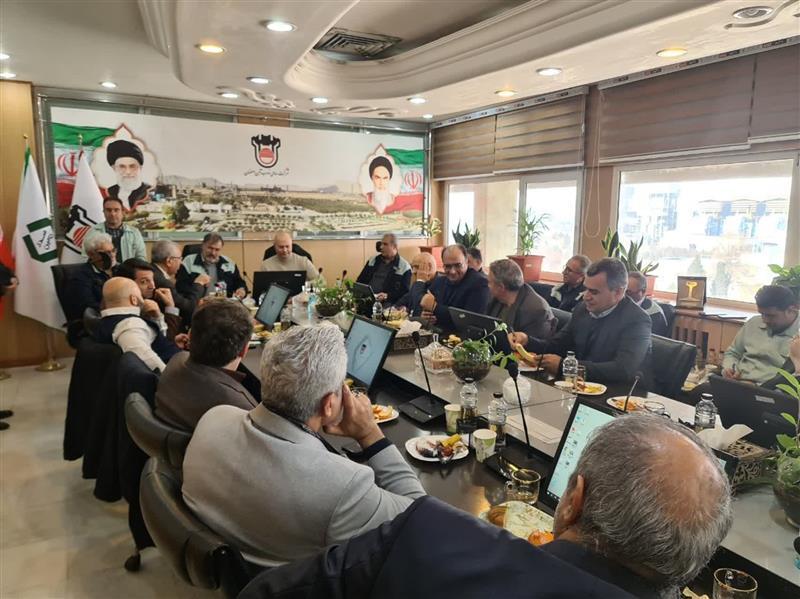 نشست اعضای اتاق بازرگانی اصفهان و اتاق ایران با مدیرعامل ذوب آهن اصفهان نشست اعضای اتاق بازرگانی اصفهان و اتاق ایران با مدیرعامل ذوب آهن اصفهان