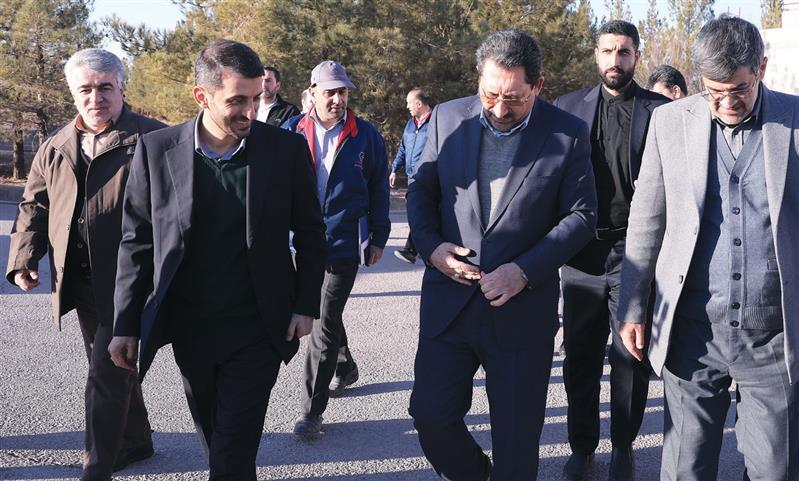 بازدید وزیر صمت از کارخانه نوین الکترود اردکان یزد از شرکتهای گروه فولاد مبارکه بازدید وزیر صمت از کارخانه نوین الکترود اردکان یزد از شرکتهای گروه فولاد مبارکه