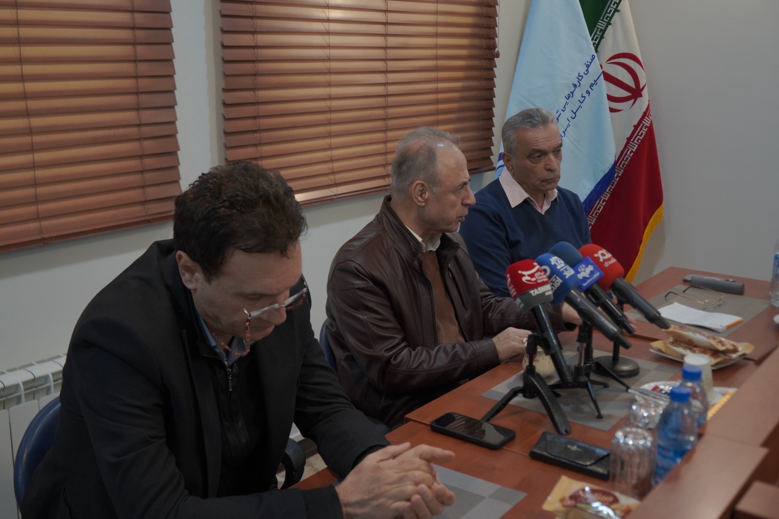 تولیدکنندگان سیم و کابل در مرز زمینگیر شدن قرار دارند تولیدکنندگان سیم و کابل در مرز زمینگیر شدن قرار دارند
