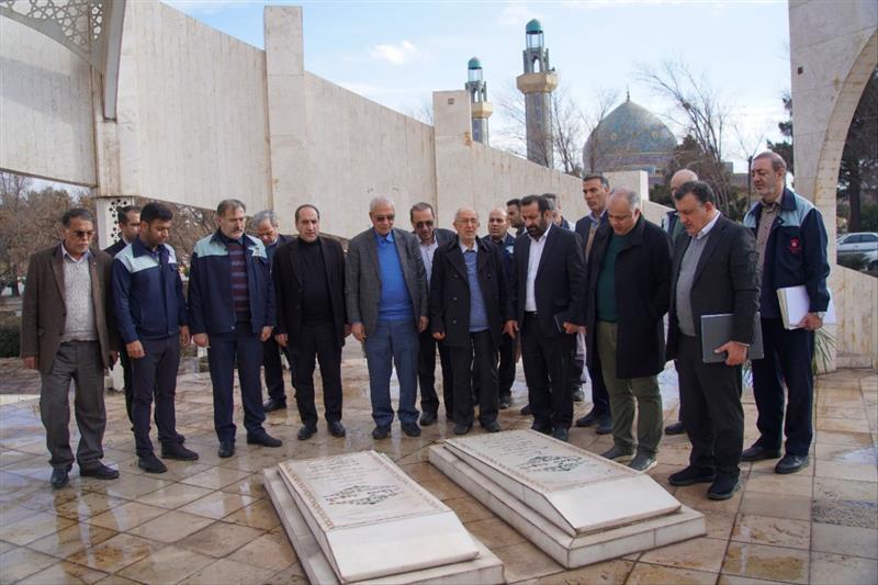 بازدید «علی ربیعی» و سردار «حسین علایی» از ذوب آهن اصفهان؛ نماد صنعت فولاد ایران بازدید «علی ربیعی» و سردار «حسین علایی» از ذوب آهن اصفهان؛ نماد صنعت فولاد ایران