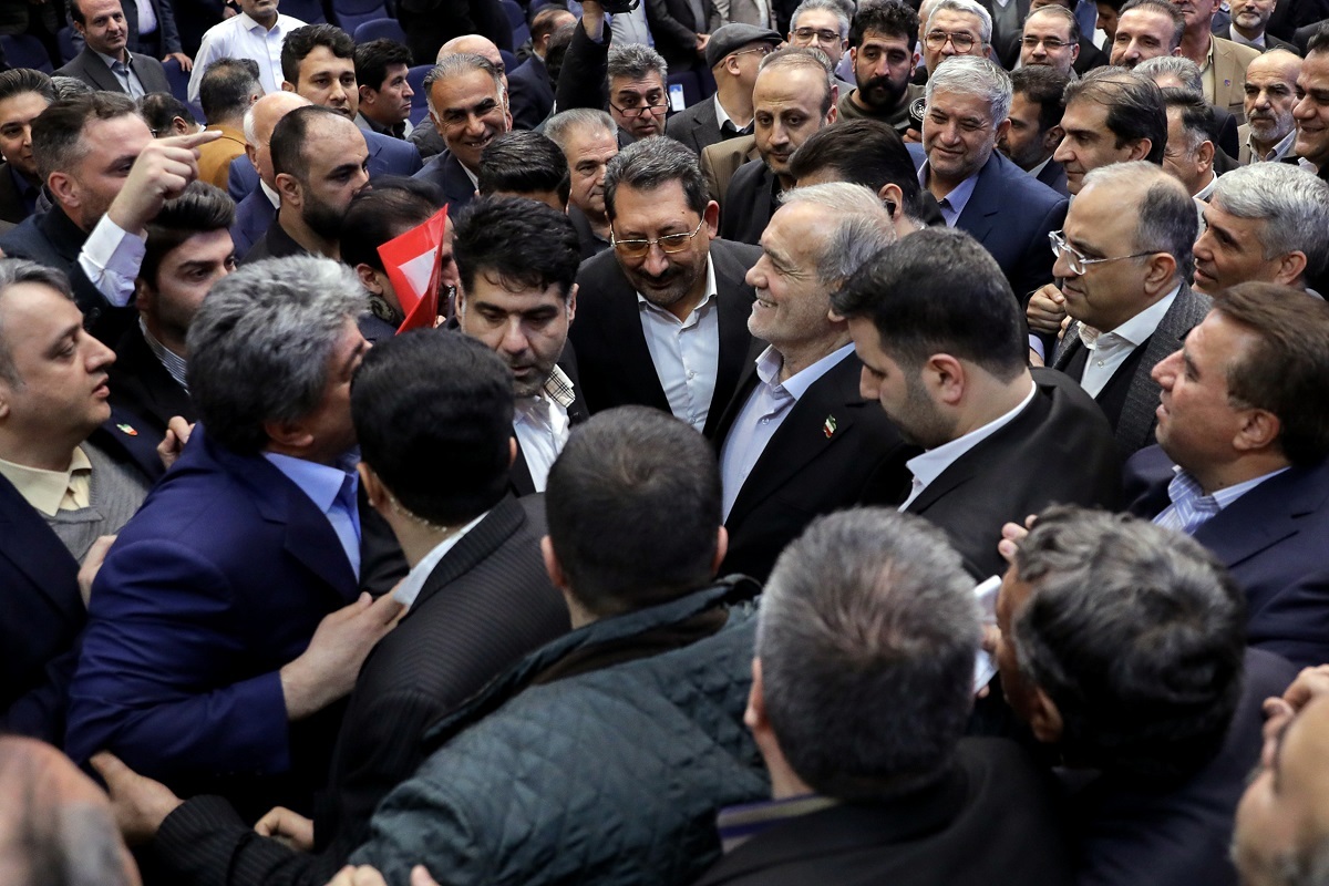 ثبات اقتصادی کشور نباید وابسته به نفت باشد/ نقش محوری اصناف در تنظیم و مدیریت بازار ثبات اقتصادی کشور نباید وابسته به نفت باشد/ نقش محوری اصناف در تنظیم و مدیریت بازار