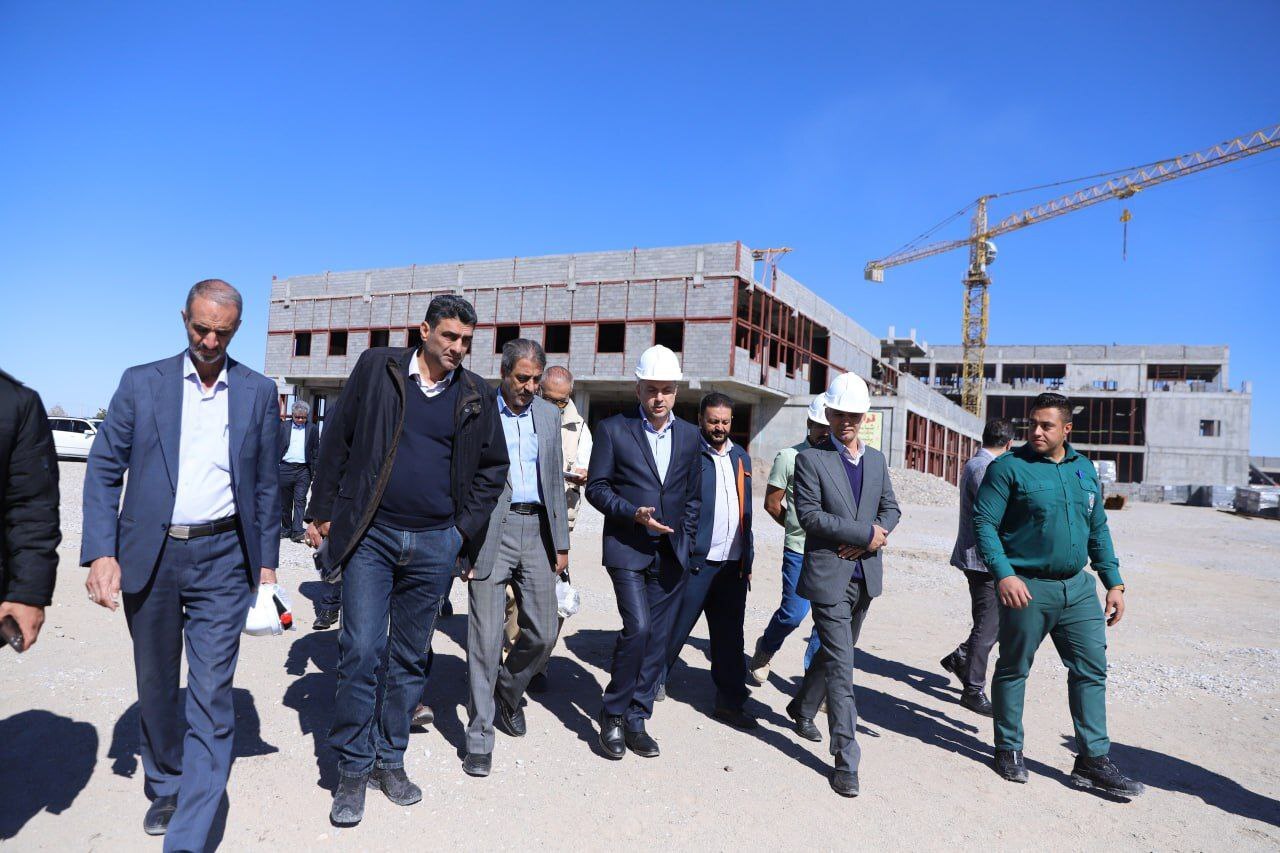 مدیرعامل شرکت ملی مس از مراحل ساخت بیمارستان شهربابک بازدید کرد مدیرعامل شرکت ملی مس از مراحل ساخت بیمارستان شهربابک بازدید کرد