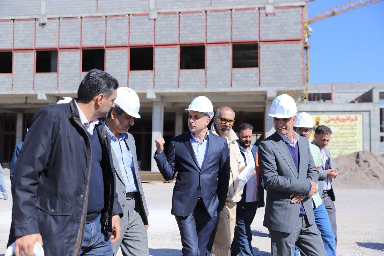 مدیرعامل شرکت ملی مس از مراحل ساخت بیمارستان شهربابک بازدید کرد مدیرعامل شرکت ملی مس از مراحل ساخت بیمارستان شهربابک بازدید کرد