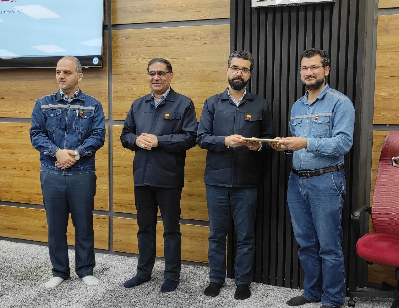جلسه پایانی کمیته عالی HSE فولاد خوزستان در سال ۱۴۰۳ برگزار شد جلسه پایانی کمیته عالی HSE فولاد خوزستان در سال ۱۴۰۳ برگزار شد