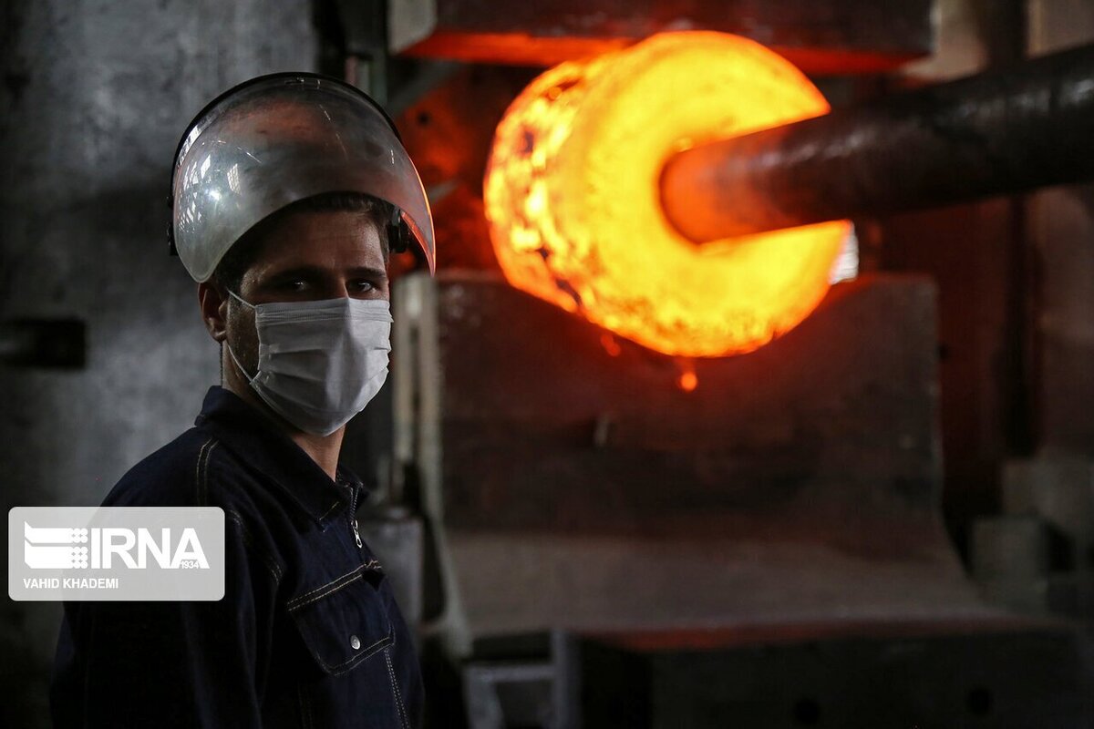 ۱۷۰ کارگر اخراجی شرکت فروآلیاژ ازنا آماده بازگشت به کار شدند