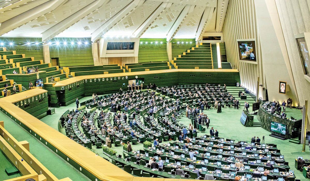 ابهام مالیاتی در بورس/ بازار سهام از لنز ارزش معاملات