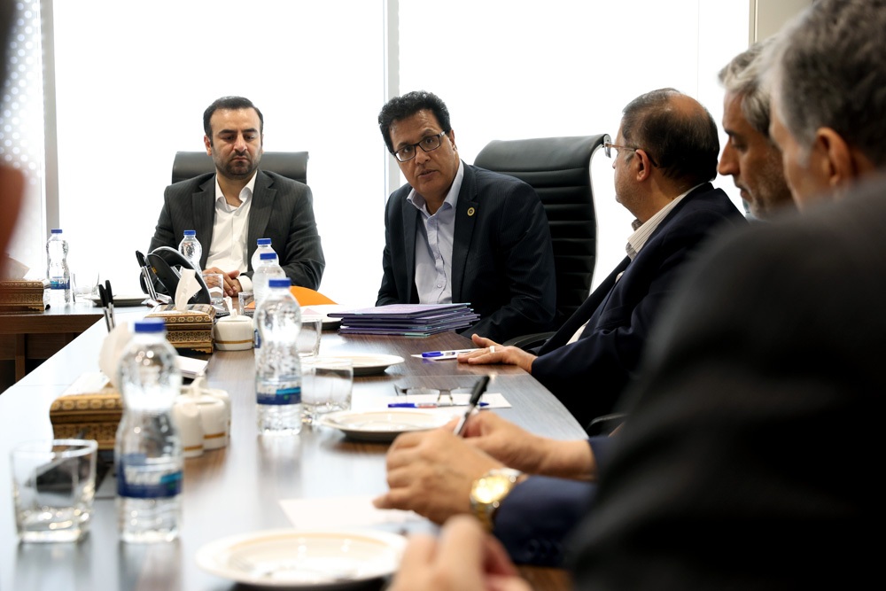 برای تحقق جهش تولید، باید مشکل کمبود نقدینگی واحدهای تولیدی رفع شود برای تحقق جهش تولید، باید مشکل کمبود نقدینگی واحدهای تولیدی رفع شود