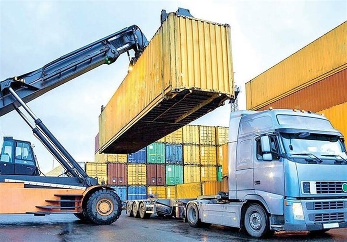 پتروشیمی و فولاد ارزآورترین شرکت‌ها در ۱۴۰۲/ صادرات گاز نصف شد