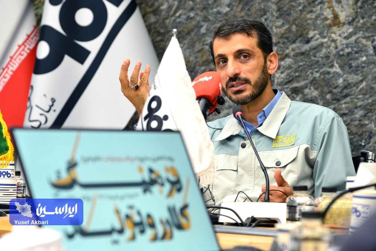 هنر رسالت عظیمی در زمینه آگاهی بخشی در جامعه دارد/ فولاد مبارکه میتواند باعث افتخارآفرینی هر ایرانی باشد/ امروز تلاش در عرصه تولید هم همان دفاع مقدس است هنر رسالت عظیمی در زمینه آگاهی بخشی در جامعه دارد/ فولاد مبارکه میتواند باعث افتخارآفرینی هر ایرانی باشد/ امروز تلاش در عرصه تولید هم همان دفاع مقدس است
