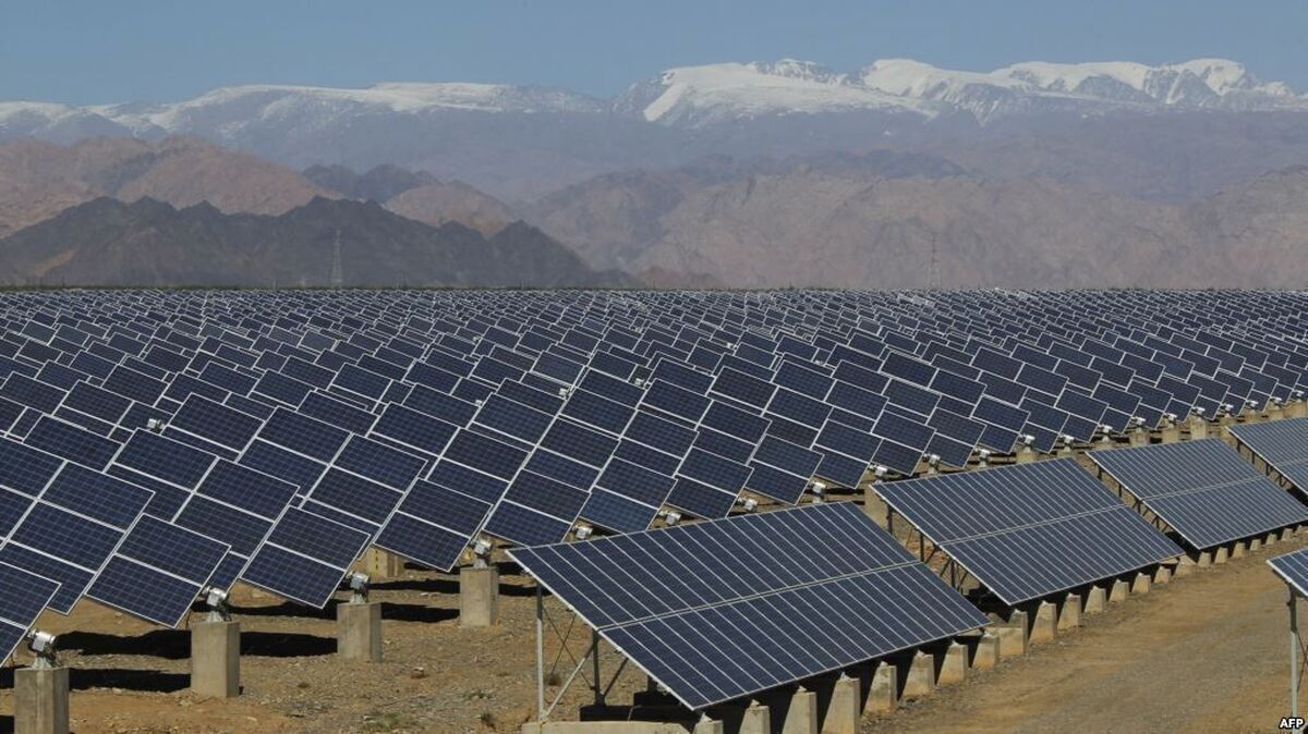 نیروگاه خورشیدی مس شهربابک تا دو ماه آینده افتتاح می‌شود/ فاز دوم کارخانه ۱۵۰ هزار تنی آهک خاتون‌آباد استارت می‌خورد