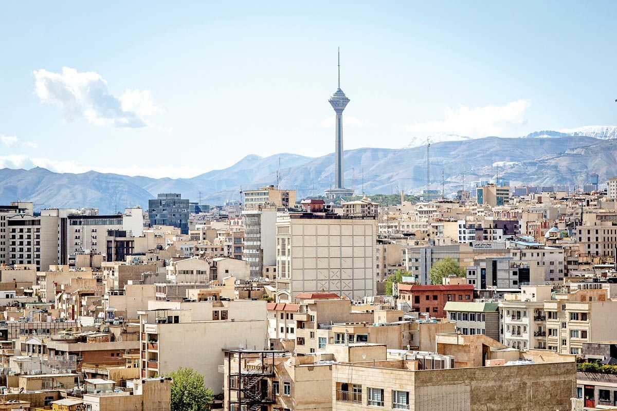 فقرزدایی یا فقیرزدایی؟/ دو دلیل انحراف برنامه‌ریزی شهری در تهران/ تشریح سهم دولت‌ها و شهرداران در بیراهه رفتن شهر‌ها به بهانه تامین مسکن طی سه دهه اخیر/ پیشنهاد مدل آمریکایی «مالیات‌های محلی» برای اداره شهر به جای «تراکم‌فروشی»؛ آیا وضعیت تهران به قبل از دهه ۷۰ بازمی‌گردد؟