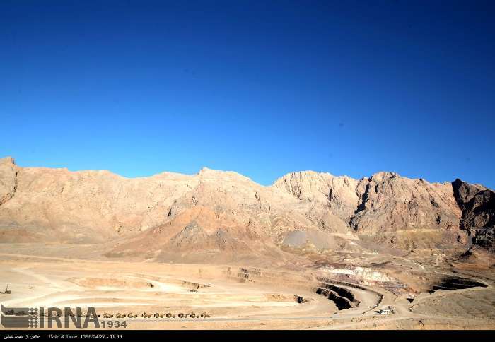 اضافه بار ناوگان معادن، چالش جدی برای جادههای زنجان اضافه بار ناوگان معادن، چالش جدی برای جادههای زنجان