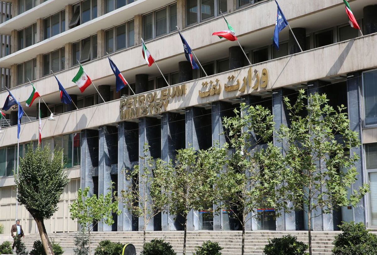 قهرمانی وزارت نفت در ارزیابی عملکرد ۱۴۰۲ جشنواره شهید رجایی/ کسب رتبه برتر وزارت نفت در میان دستگاه‌های دولتی