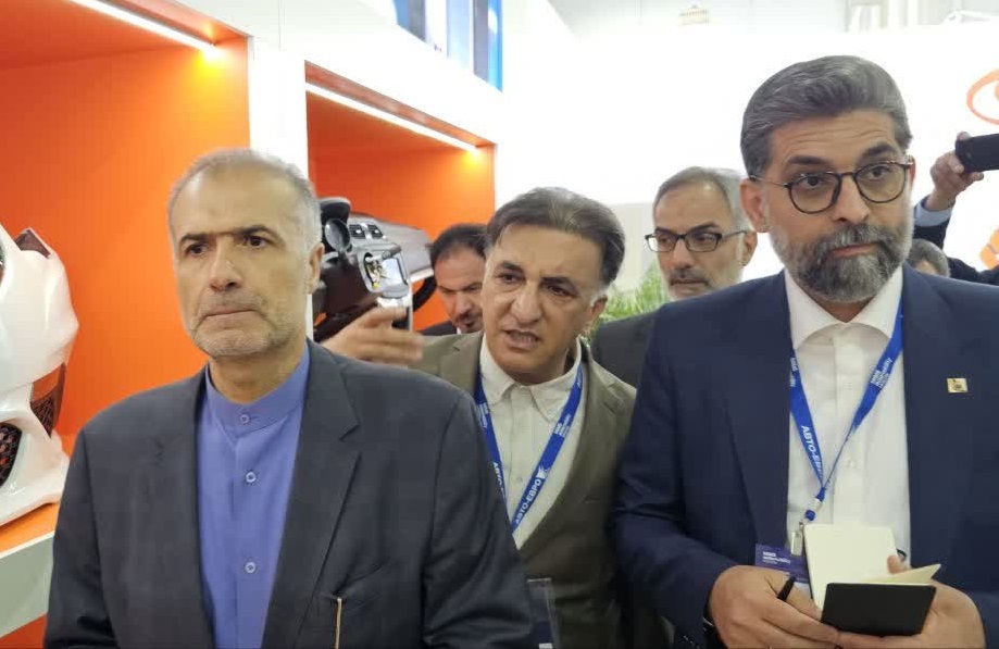 گشایش پاویون ایران در نمایشگاه اتومبیلیتی روسیه با حضور معاون وزیر صمت گشایش پاویون ایران در نمایشگاه اتومبیلیتی روسیه با حضور معاون وزیر صمت