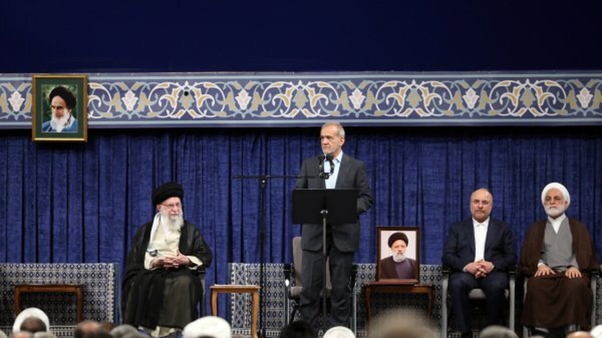 همه کسانی که در انتخابات شرکت کردند یا از سر نقد وارد عرصه انتخاب نشدند، انتظار تحول دارند/ موفقیت بنده و دولت آینده، منوط به پایبندی به چشم‌انداز و سیاست‌های کلی ابلاغی رهبری و عمل به قانون برنامه توسعه است/ تنها با همگرایی و قانون‌گرایی در منظومه حکومت می‌توانیم از تنگنا‌های پیش‌رو عبور کنیم