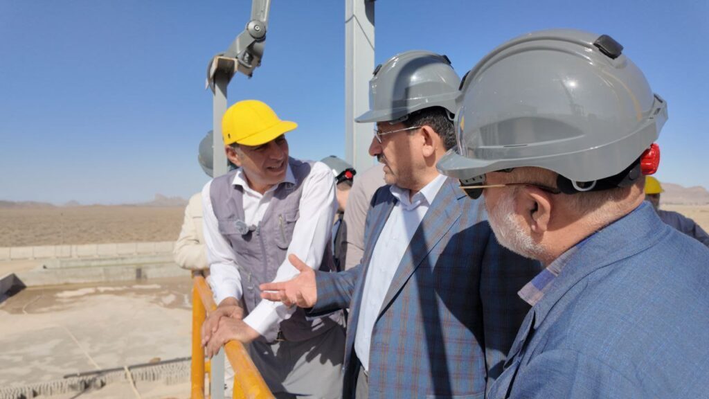 بازدید وزیر صنعت، معدن و تجارت از بزرگترین کارخانه طلای شرق کشور بازدید وزیر صنعت، معدن و تجارت از بزرگترین کارخانه طلای شرق کشور