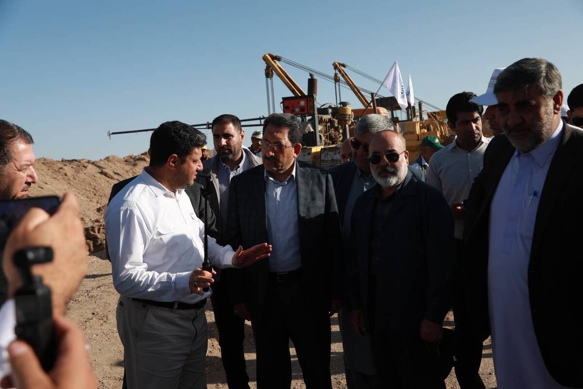 وزیر صمت از خط انتقال آب دریای عمان به سیستان و بلوچستان بازدید کرد