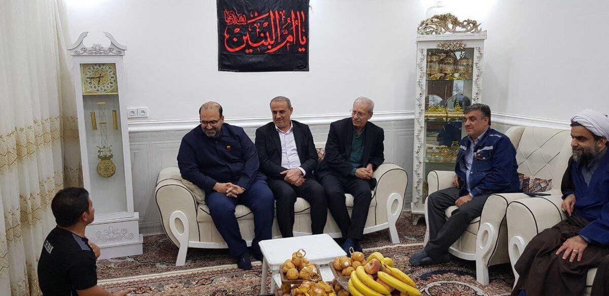 هدیه رئیس هیات مدیره و مدیرعامل شرکت فولاد خوزستان به «صادق بیت‌سیاح»