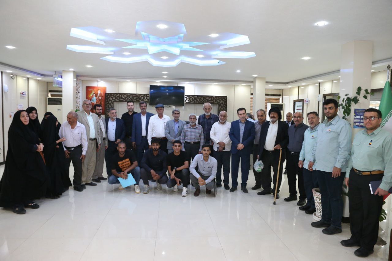 بازدید آزادگان سرافراز هشت دفاع مقدس از خطوط تولید شرکت فولاد خوزستان بازدید آزادگان سرافراز هشت دفاع مقدس از خطوط تولید شرکت فولاد خوزستان