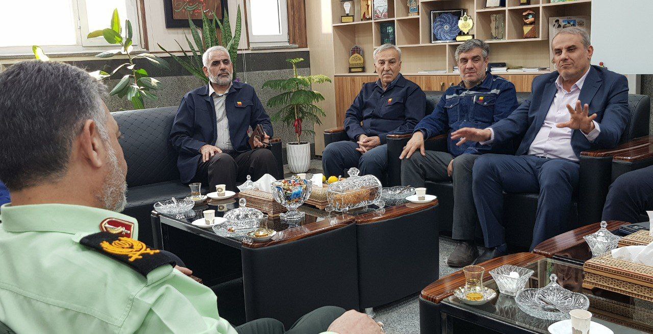 دیدار رییس هیات مدیره شرکت فولاد خوزستان و هیات همراه با فرمانده انتظامی استان خوزستان دیدار رییس هیات مدیره شرکت فولاد خوزستان و هیات همراه با فرمانده انتظامی استان خوزستان