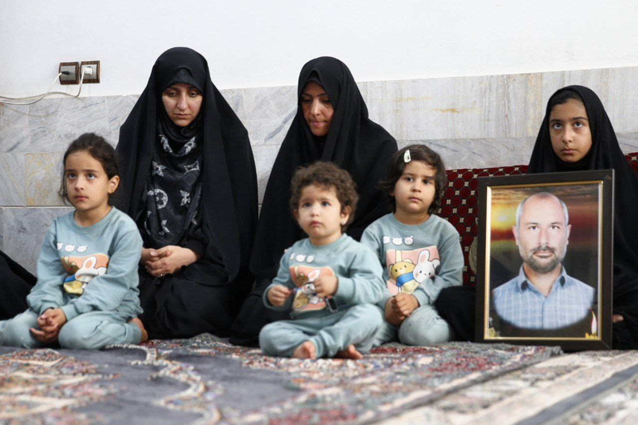 دلجویی معاون رئیسجمهور از خانواده جانباختگان انفجار معدن طبس دلجویی معاون رئیسجمهور از خانواده جانباختگان انفجار معدن طبس