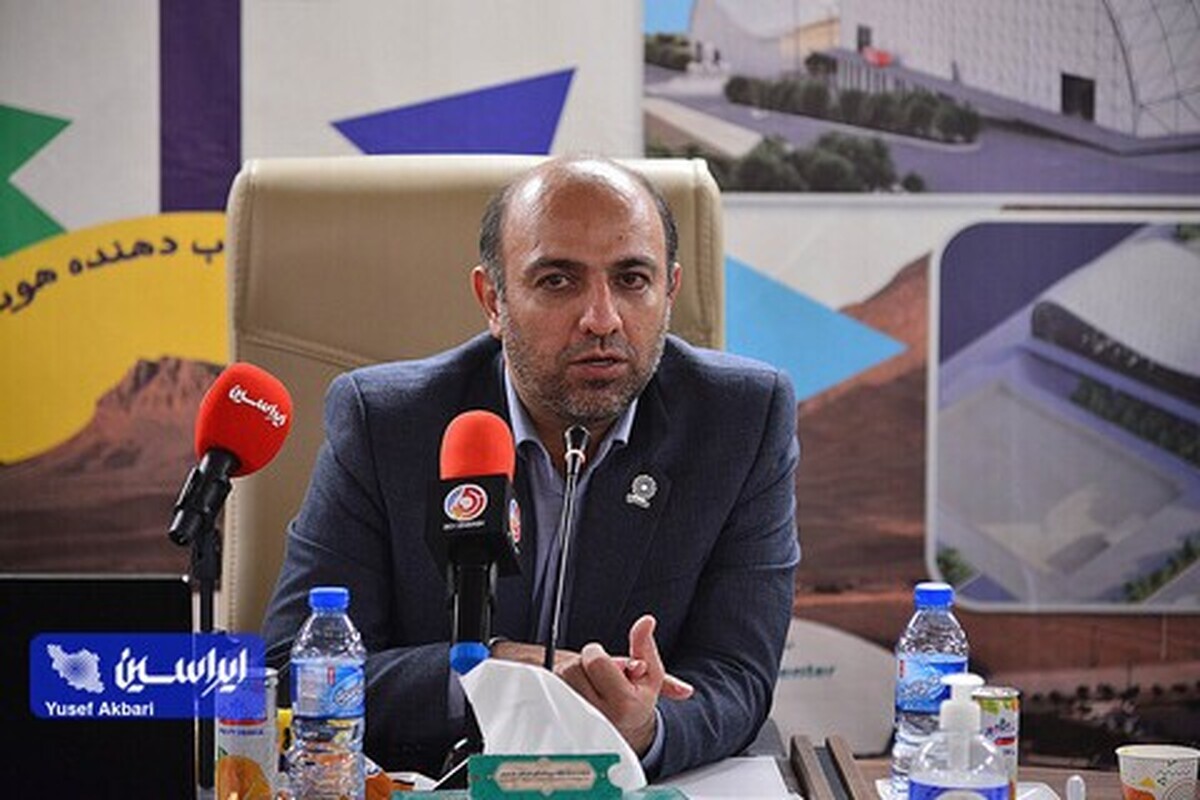 سرمایه‌گذاری ۴۰۰ میلیون دلاری فولاد مبارکه برای راه‌اندازی بزرگ‌ترین نیروگاه خورشیدی کشور/ بومی‌سازی، اشتغال‌زایی و استفاده از بالاترین فناوری روز دنیا در این نیروگاه/ استفاده از انرژی خورشیدی و بادی در دستور کار فولاد مبارکه