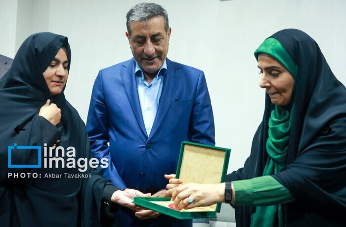 روز پر کار دولتیها در طبس/ صدای خانواده کارگران معدن شنیده شد روز پر کار دولتیها در طبس/ صدای خانواده کارگران معدن شنیده شد