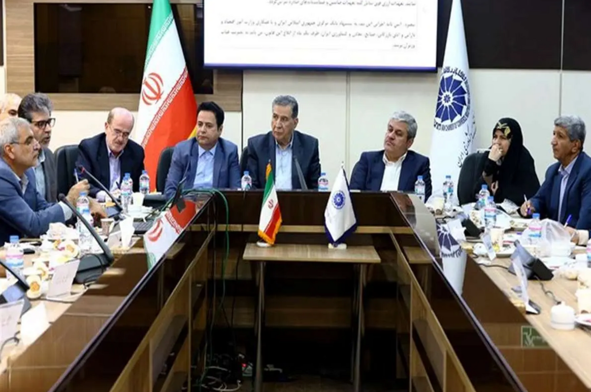 بی‌ثباتی در قوانین، پاشنه آشیل بازار سرمایه است