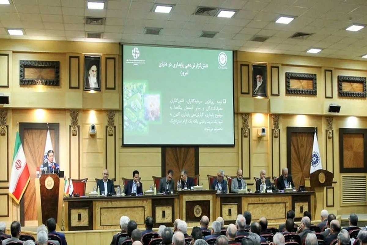 صنعت فولاد ۲.۵ میلیارد دلار خسارت از قطعی برق و گاز می‌دهد!