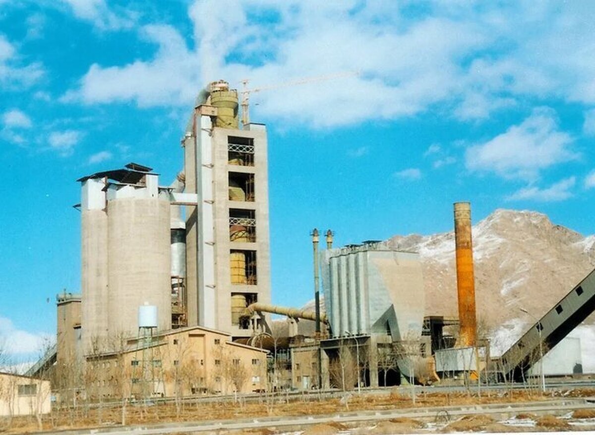 وضعیت کارخانه سیمان دهلران هرچه سریع‌تر تعیین تکلیف شود