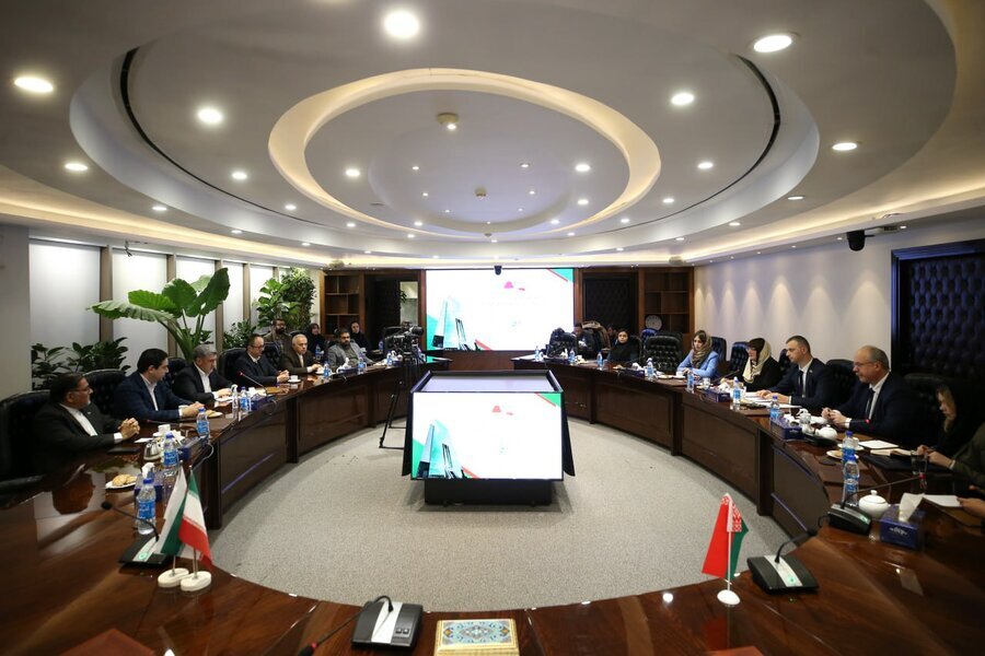 آمادگی سازمان بورس برای راهاندازی صندوقپروژه با هدف توسعه سرمایهگذاریهای مشترک ایران و بلاروس/ عرضه همزمان سهام شرکتهای ایرانی و بلاروس در بورسهای ۲ کشور امکانسنجی میشود آمادگی سازمان بورس برای راهاندازی صندوقپروژه با هدف توسعه سرمایهگذاریهای مشترک ایران و بلاروس/ عرضه همزمان سهام شرکتهای ایرانی و بلاروس در بورسهای ۲ کشور امکانسنجی میشود