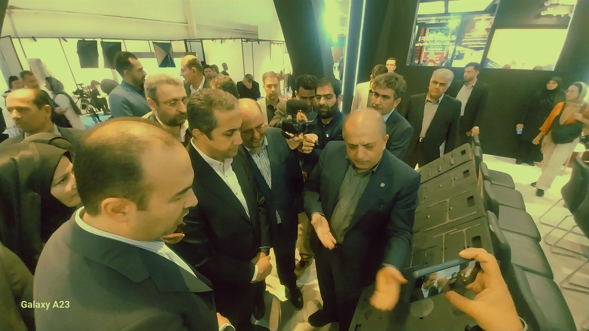 بازدید رییس هیات عامل ایمیدرو از غرفه ذوب آهن اصفهان در متافو بازدید رییس هیات عامل ایمیدرو از غرفه ذوب آهن اصفهان در متافو