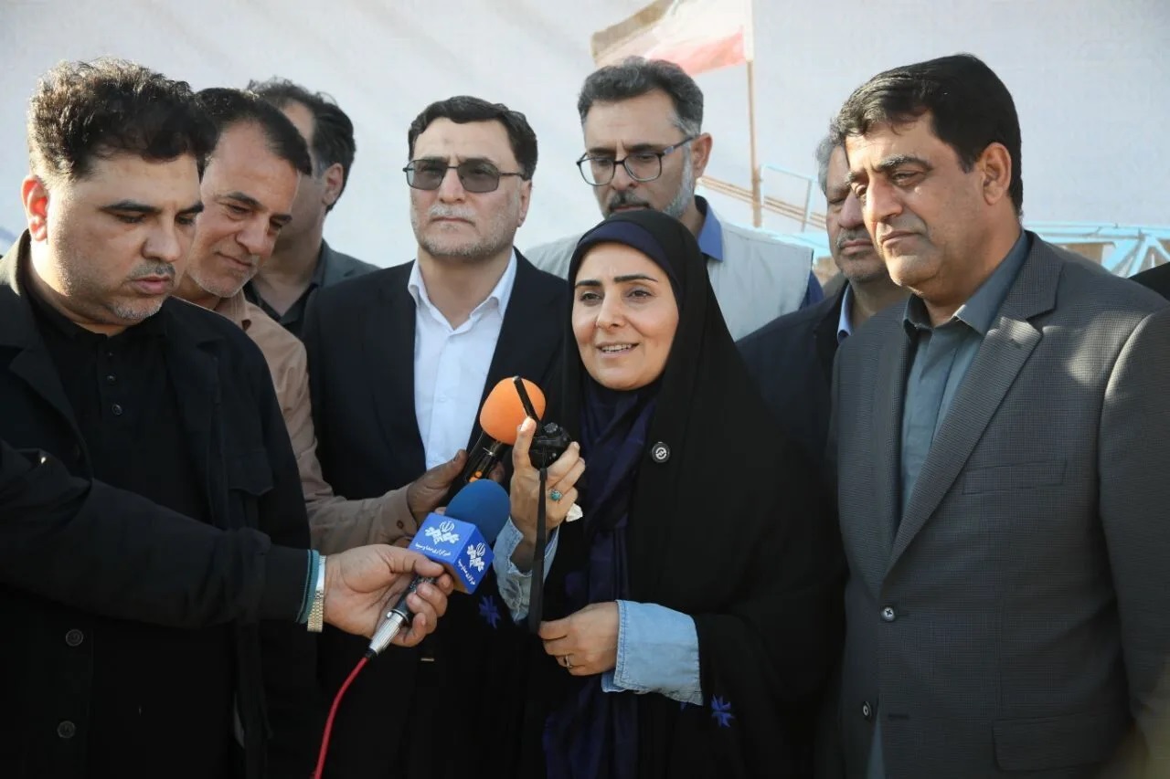 آغاز عملیات ریلگذاری پروژه خاش-چابهار با ریل ذوب آهن اصفهان آغاز عملیات ریلگذاری پروژه خاش-چابهار با ریل ذوب آهن اصفهان