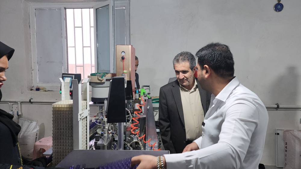 بازدید معاون وزیر صمت از واحدهای تولیدی در شهرک صنعتی بندر ریگ بازدید معاون وزیر صمت از واحدهای تولیدی در شهرک صنعتی بندر ریگ